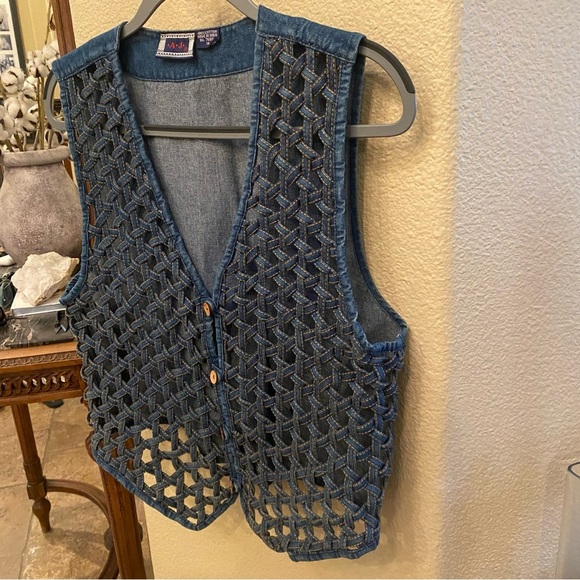 Vintage AJ Women Blue Boho Denim Woven Crochet Wooden Button Vest Size Medium - Picture 2 of 7